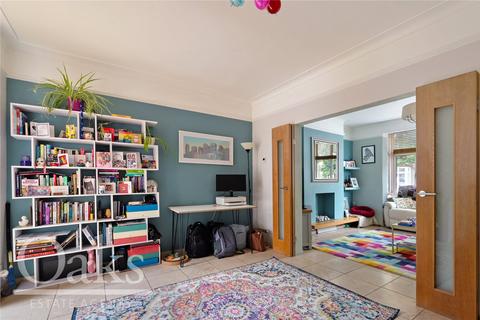 3 bedroom semi-detached house to rent, Meadvale Road, Addiscombe
