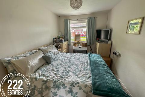 1 bedroom semi-detached bungalow for sale, Perth Close, Warrington