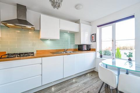 12 Foresters Drive, Liphook, GU30 7WR