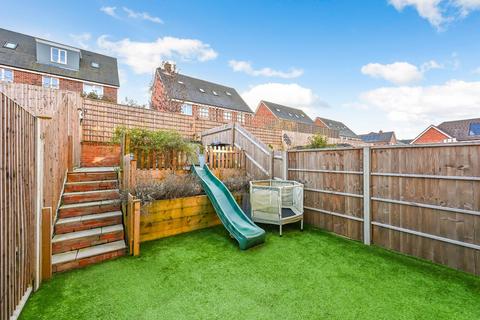 12 Foresters Drive, Liphook, GU30 7WR