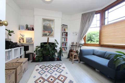2 bedroom apartment to rent, Alexandra Gardens, Muswell Hill, London, N10