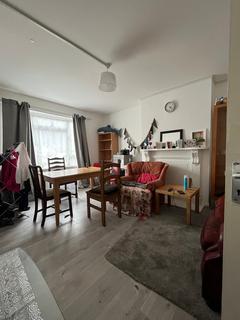3 bedroom ground floor flat to rent, Southwell Road, Camberwell SE5