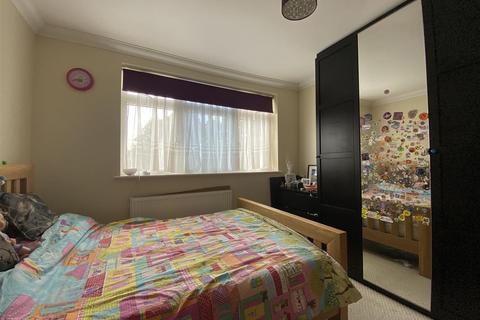 33 York Avenue, Stanmore, HA7 2HT