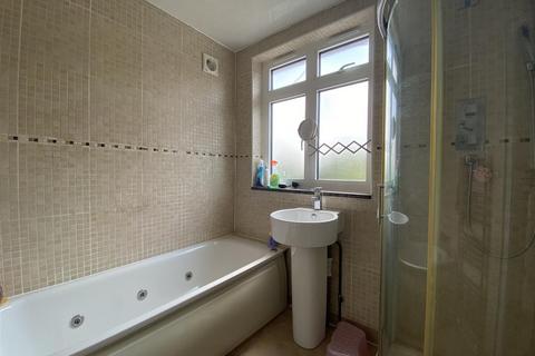 33 York Avenue, Stanmore, HA7 2HT