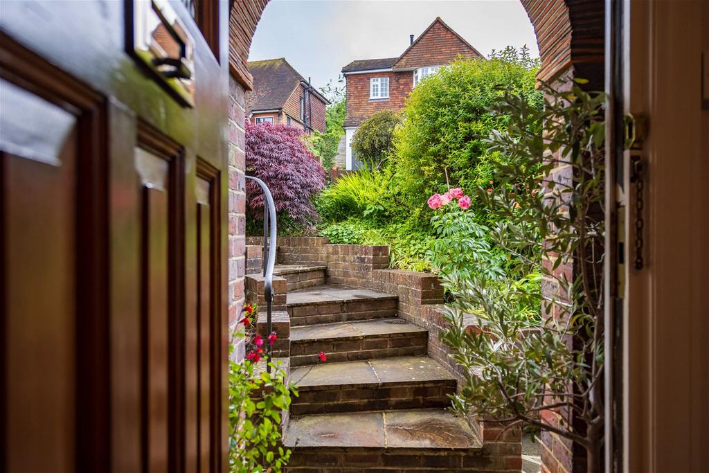 Pewley Way, Guildford, GU1 4 bed semidetached house for sale £1,200,000