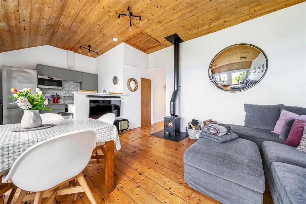Sitting/Dining Room