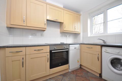 2 bedroom apartment to rent, Sherriff Close, Esher, Surrey, KT10