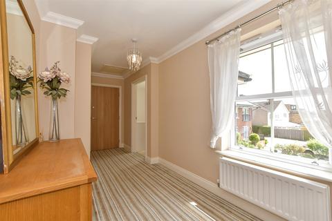 2 bedroom flat for sale, Hornchurch Road, Hornchurch, Essex