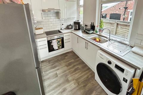 3 bedroom terraced house to rent, Stockport Road West, Bredbury, Cheshire, SK6