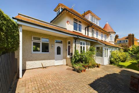 5 bedroom detached house for sale, Dickens Road, Broadstairs, CT10
