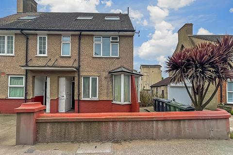 Studio for sale, London Road, Greenhithe, Kent