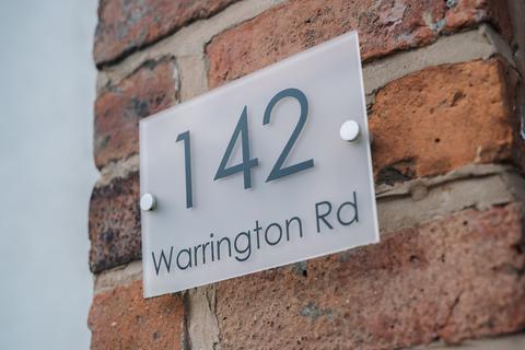 2 bedroom terraced house to rent, Warrington Road, Warrington WA3