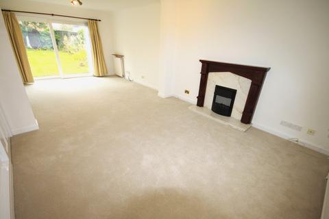 4 bedroom detached house to rent, Wigton Lane, Leeds, LS17