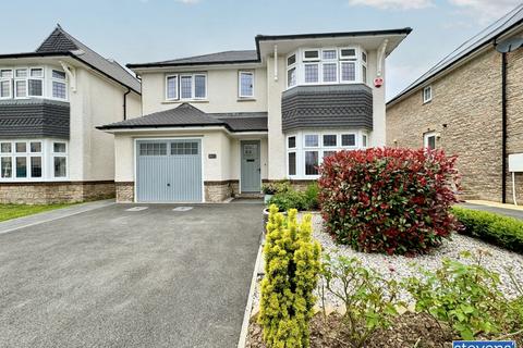 4 bedroom detached house for sale, 25 Cavalry Chase, Okehampton