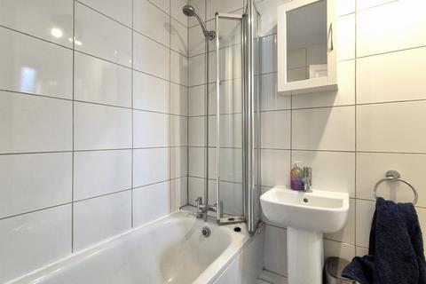 2 bedroom flat for sale, 5c Villiers Road, TW7 4HW