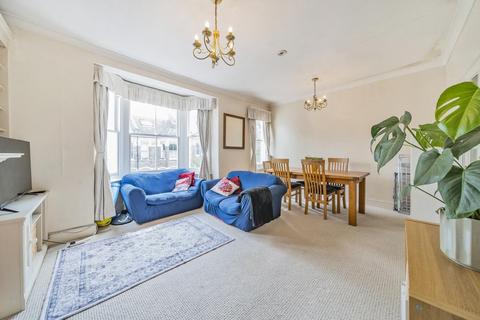 2 bedroom flat for sale, Harbut Road, Battersea