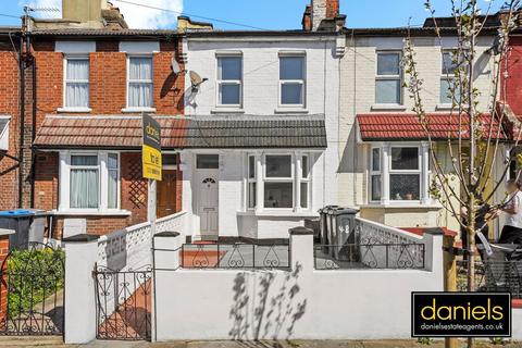 4 bedroom terraced house to rent, Rucklidge Avenue, Harlesden, London, NW10
