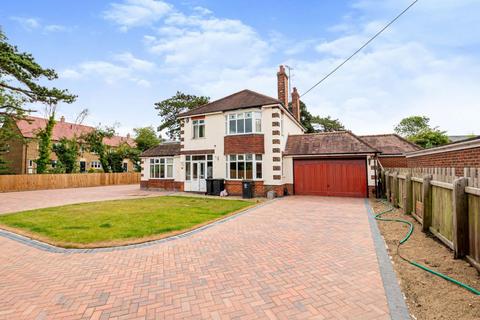 4 bedroom detached house for sale, North Street, Raunds, Wellingborough, NN9