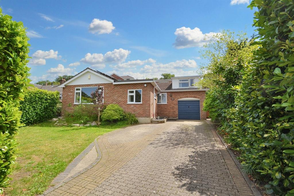 Corfe Mullen 3 bed detached bungalow for sale £490,000