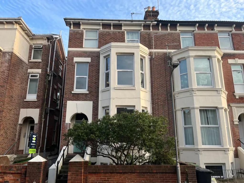 St. Ronans Road, Southsea, PO4 1 bed semidetached house to rent £895