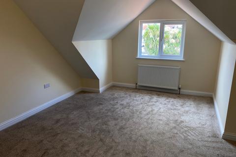 4 bedroom semi-detached house to rent, Mead Lane, Paignton TQ3