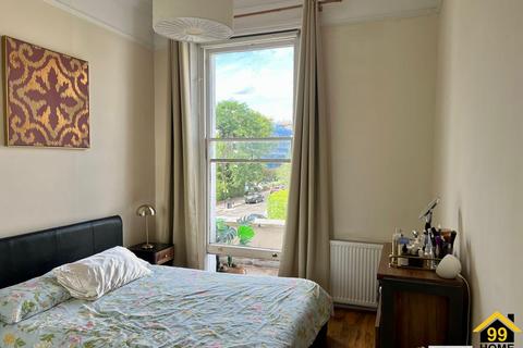 2 bedroom flat to rent, Belsize Park Gardens, London, NW3