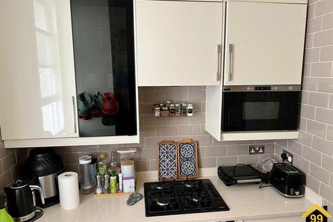 2 bedroom flat to rent, Belsize Park Gardens, London, NW3