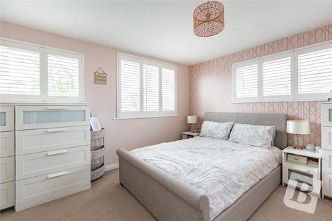 17 Rainbow Gardens, Dartford, DA1 5RF