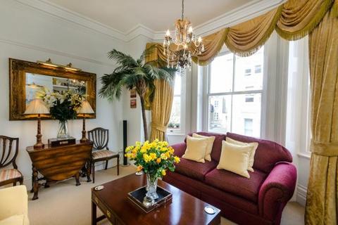 2 bedroom flat for sale, 12 Langham Mansions, Earls Court Square, London, SW5 9UH