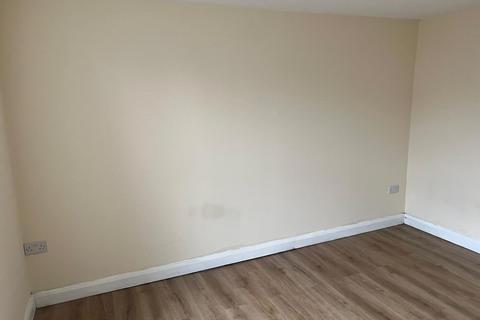 2 bedroom flat to rent, LEEDS LS8