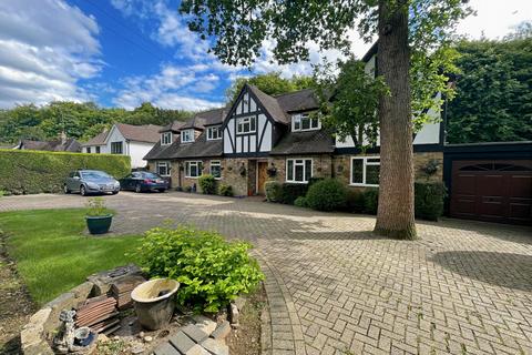 5 bedroom detached house to rent, Valley Road, Rickmansworth, WD3