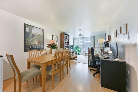 1 bedroom apartment for sale, Hanover House, St. George Wharf, SW8