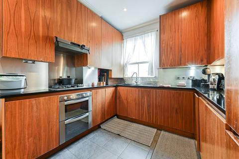 2 bedroom flat for sale, Bullen Street, Battersea, London, SW11