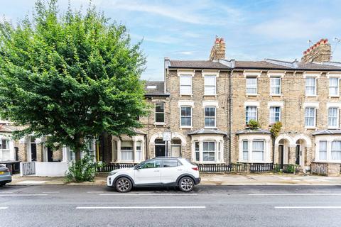 2 bedroom flat for sale, Bullen Street, Battersea, London, SW11