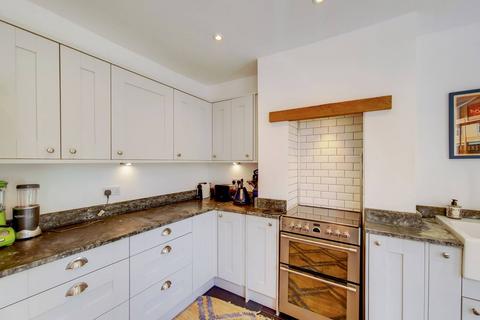 3 bedroom semi-detached house to rent, Archbishops Place, Brixton, London, SW2