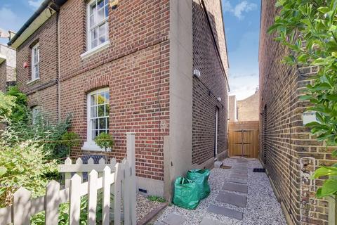 3 bedroom semi-detached house to rent, Archbishops Place, Brixton, London, SW2