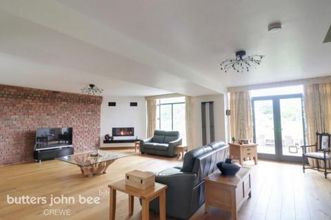 4 bedroom barn conversion for sale, Minshull Hall Court, Crewe