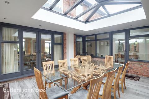 4 bedroom barn conversion for sale, Minshull Hall Court, Crewe