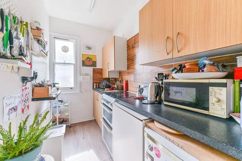 1 bedroom flat to rent, Victoria Crescent, Gipsy Hill, London, SE19