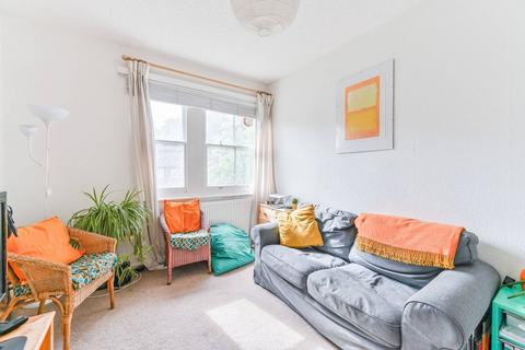 1 bedroom flat to rent, Victoria Crescent, Gipsy Hill, London, SE19