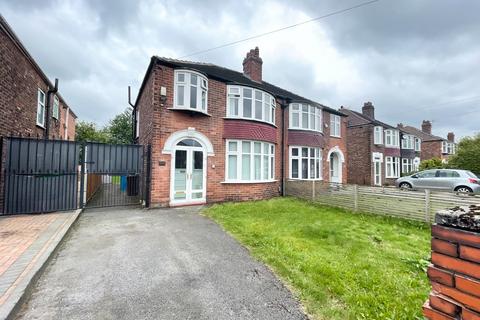 3 bedroom semi-detached house to rent, Brantingham Road, Chorlton, Greater Manchester M21