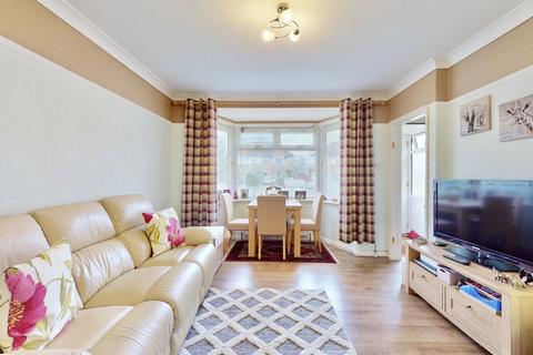 2 bedroom ground floor maisonette for sale, Avon Close, Hayes UB4