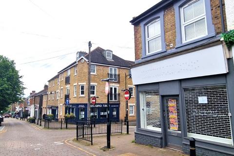 Retail property (high street) to rent, Queens Road, Buckhurst Hill IG9