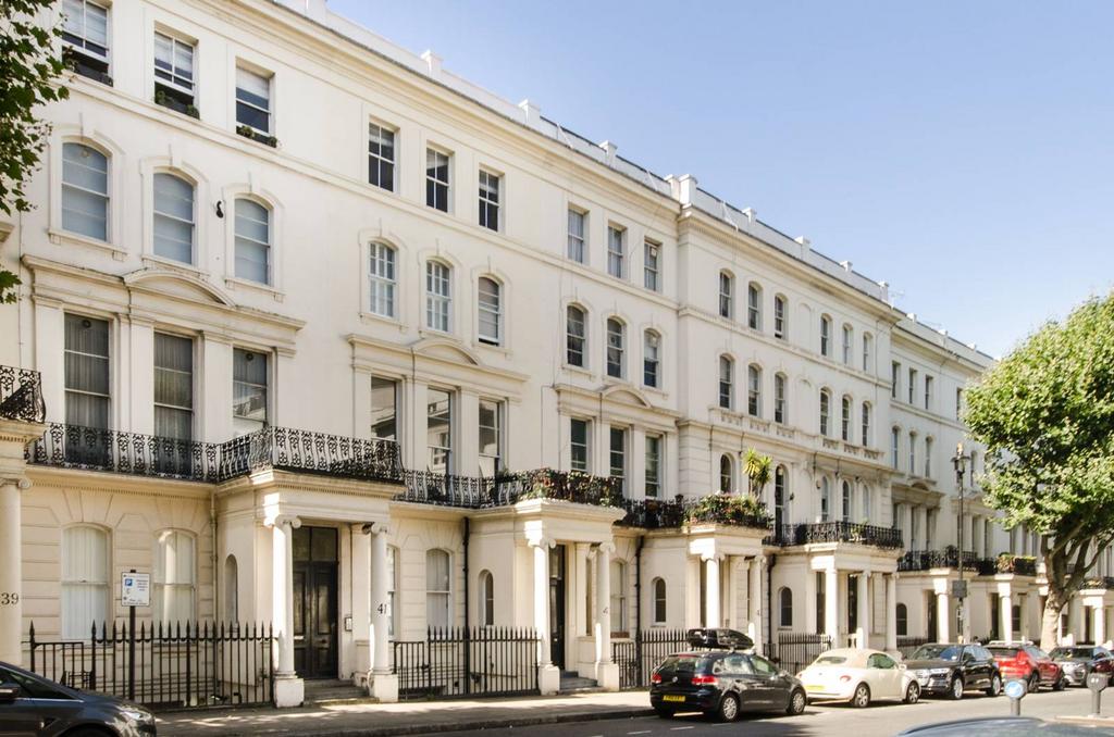 Warwick Avenue, Little Venice... 2 bed flat to rent £3,684 pcm (£850 pw)