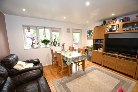 2 bedroom maisonette for sale, Mead Avenue, Langley, Berkshire, SL3