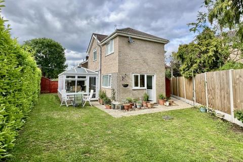 5 bedroom detached house for sale, Eastfield Court, Ringwood, BH24 1US