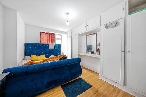 2 bedroom maisonette for sale, Dorset Road, Mitcham, CR4