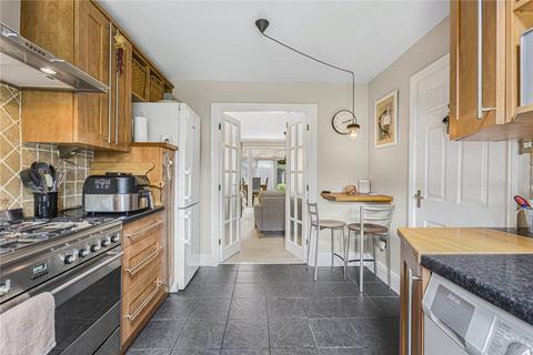 16 Fairfax Close, Thame, OX9 3XE