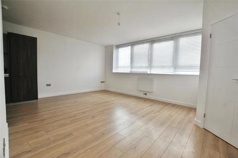 Studio to rent, Canside, Chelmsford, Essex, CM1