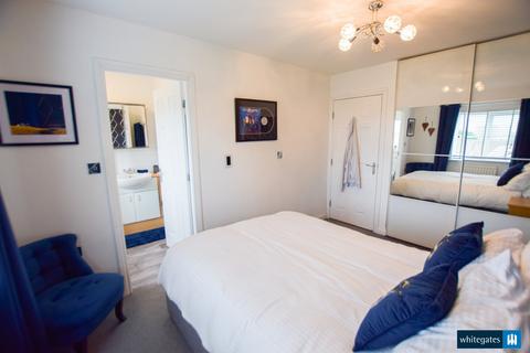 3 bedroom townhouse for sale, Hill End Crescent, Leeds, West Yorkshire, LS12